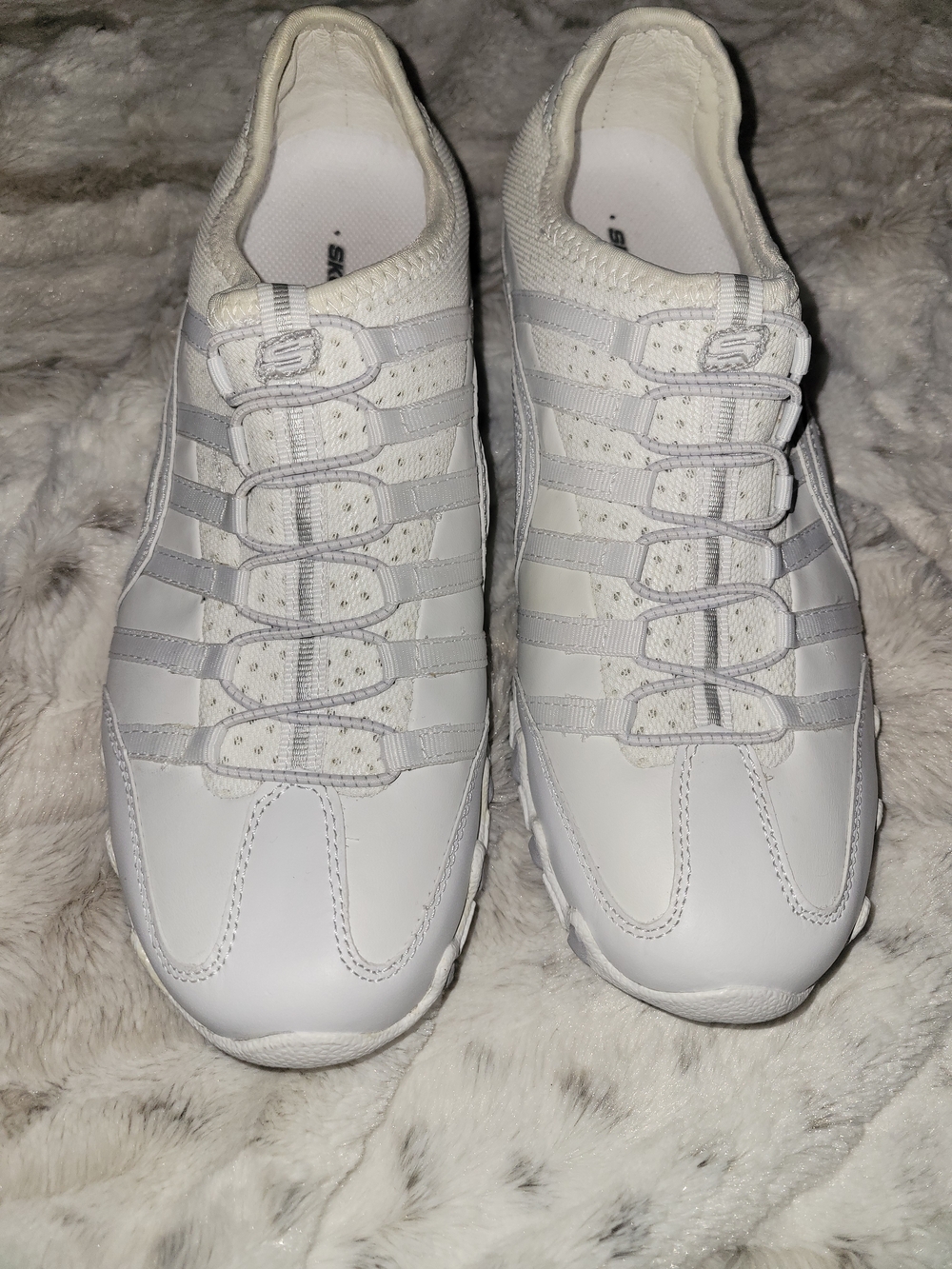 Skechers Women’s White Athletic Slip-On Sneakers 8.5